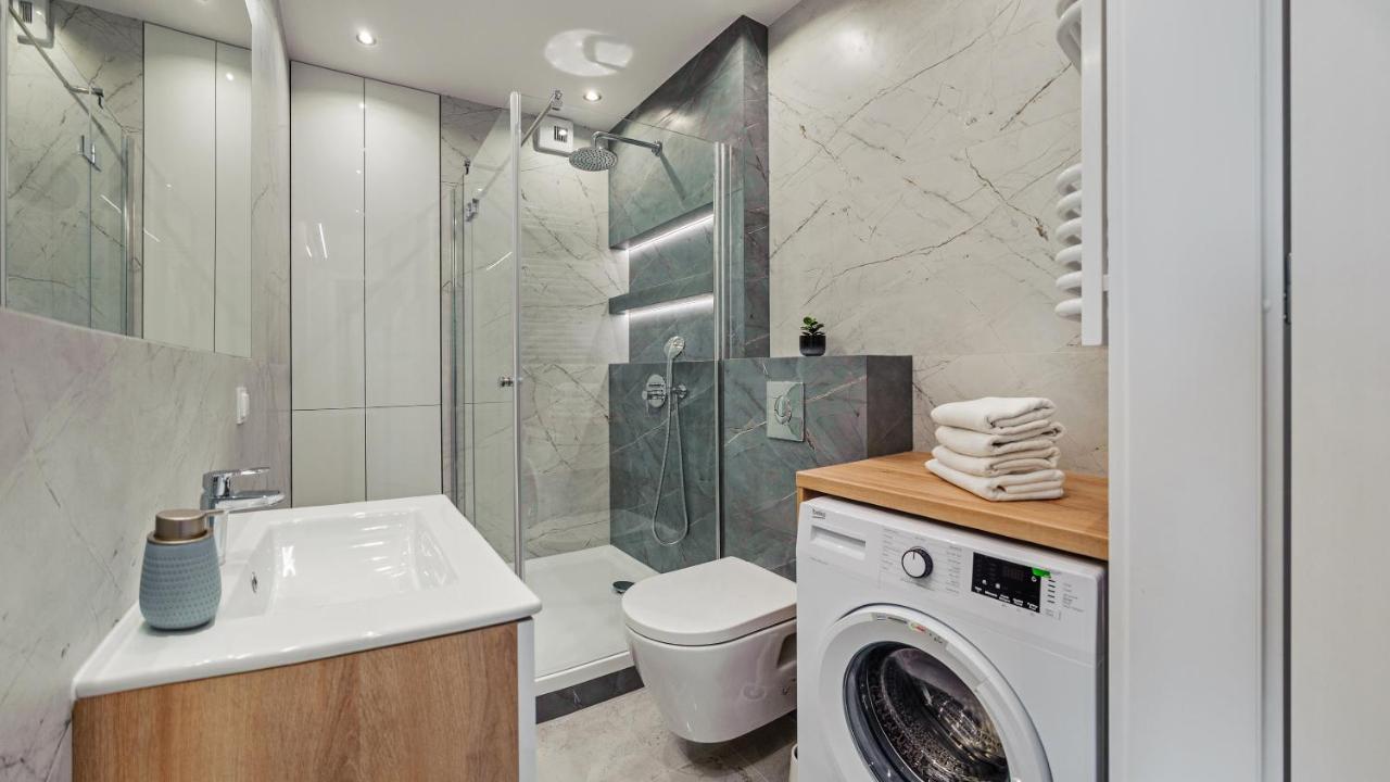 Apartamenty Sun & Snow Doki Gdansk Exterior photo